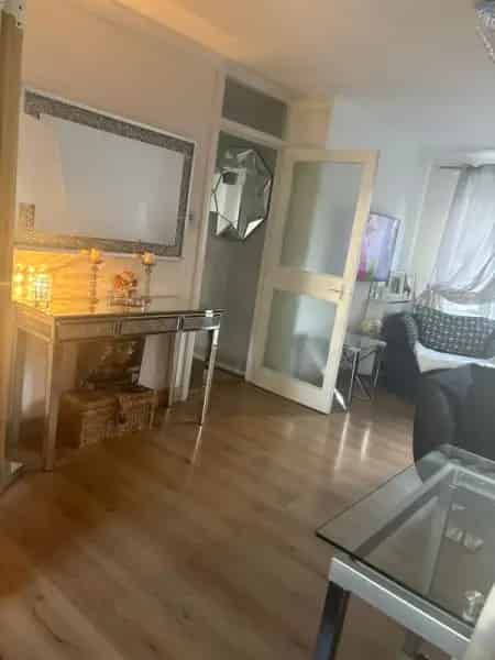 First Floor Maisonette 2 Double Bedrooms Private Parking Close To Amenities