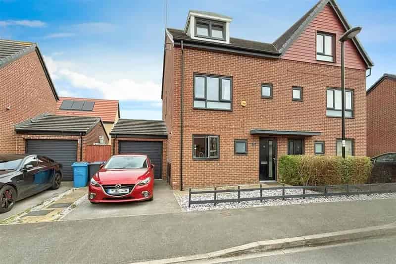 3 Bedroom Semi Detached House For Sale