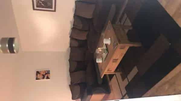 2 Bed House Near Schools and Pub