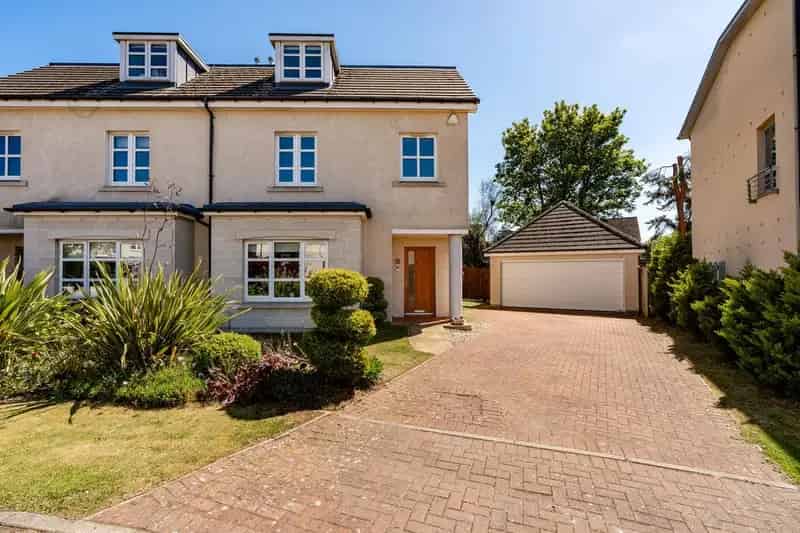 5 Bedroom Semi Detached House for Sale in Barnton