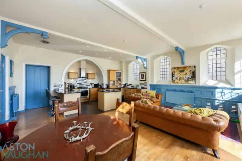 2 Bedroom Apartment for Sale in Grade II Listed Building