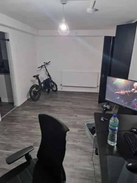 High Rise Flat near University Town Centre Great Views