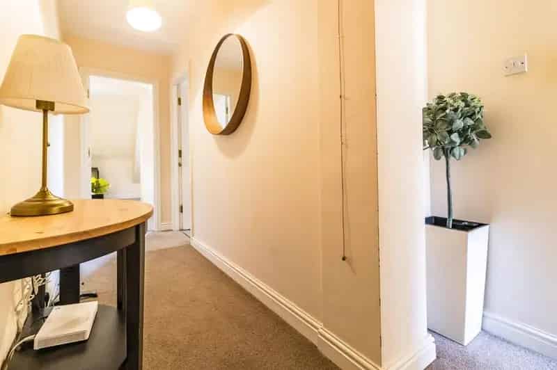 2 Bedroom Furnished Apartment Near Manchester University