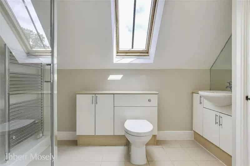 3 Bed House for Sale Westerham Modern Fitted Kitchen Family Bathroom Parking