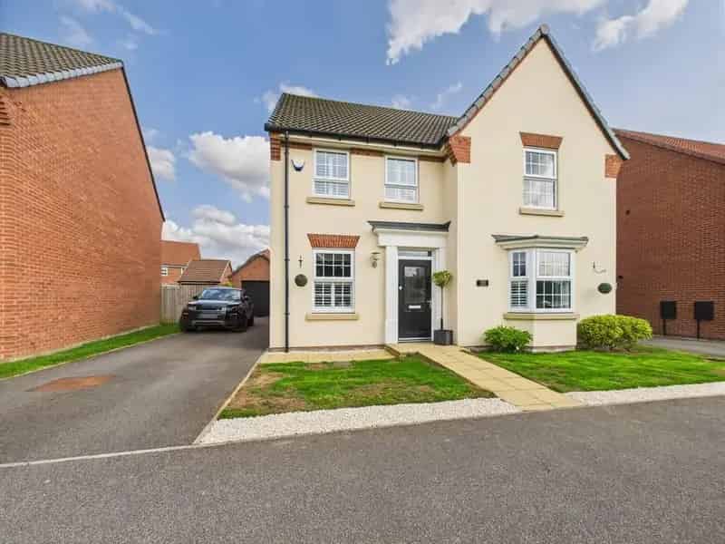 4 Bedroom Detached House For Sale