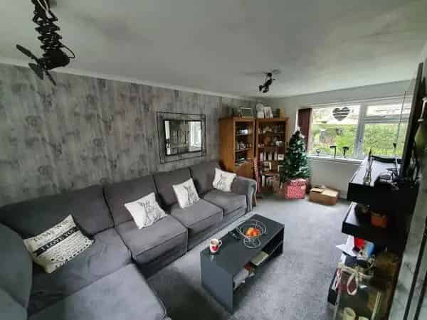 4 Bedroom House with Large Garden Lovely Village Location