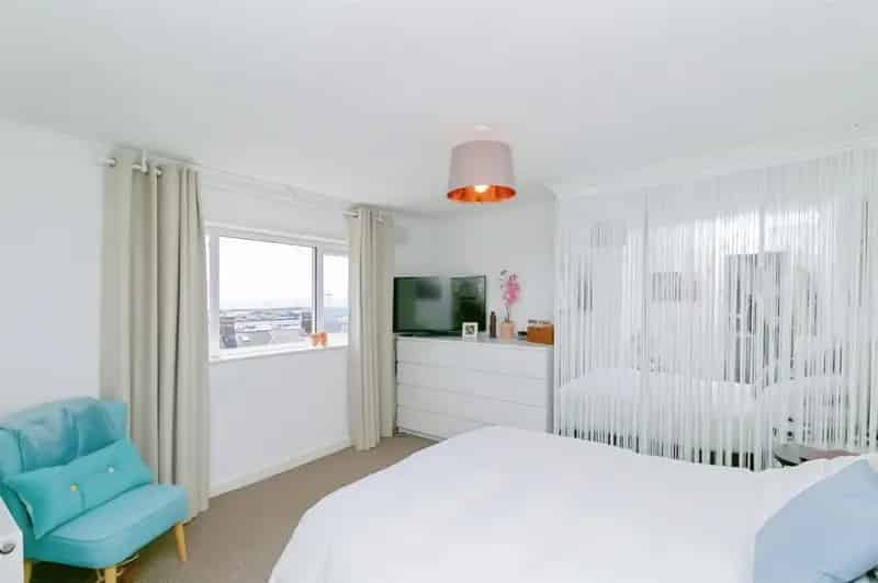 3 Bedroom Terraced House with Sea Views and Large Garden