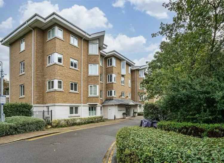 3 Bedroom Apartment Kew Riverside Development Prime Location Gym Concierge