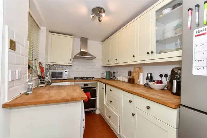 2 Bedroom Edwardian House for Sale Near Brentwood High Street