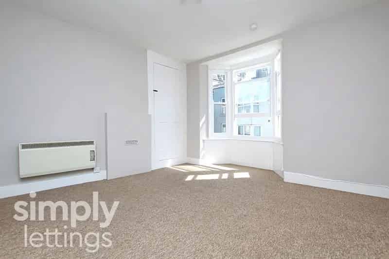 0 Bedroom Flat House to Rent Brighton Kemp Town Seafront