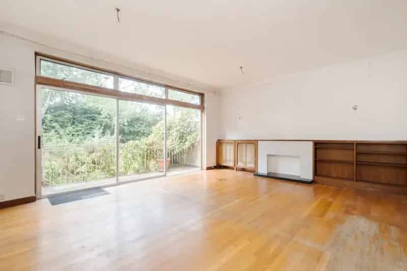 4 Bedroom House for Sale Highgate Woods Access