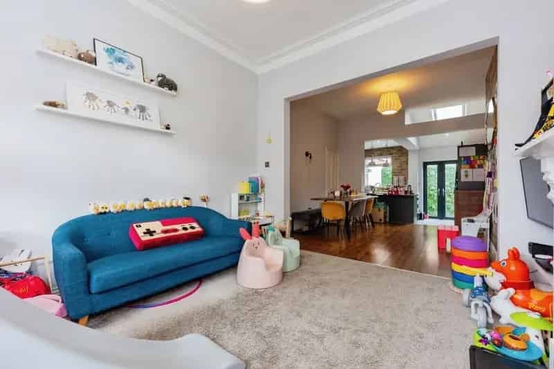 Three Double Bedroom Period Terrace House Near Sale Metrolink