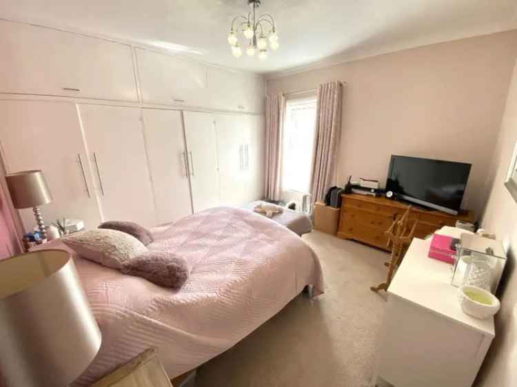 2 Bed House for Sale Near Shaw Centre