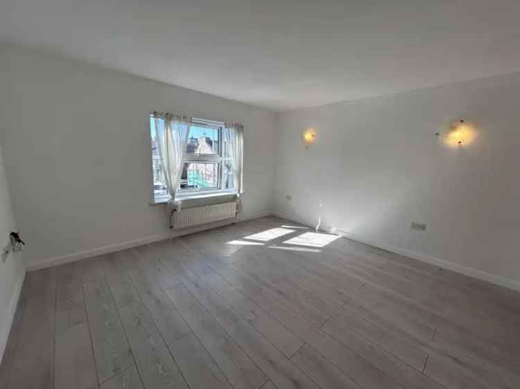 2 Bedroom Apartment with St Georges Park Views