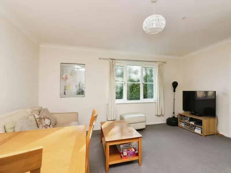 Apsley Two-Bedroom Flat - First-Time Buyers and Investors