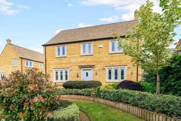 4 Bedroom Detached House in Cotswolds
