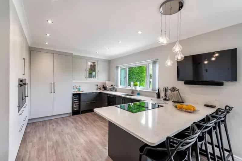 4 5 Bed Detached House for Sale