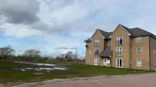 2-Bedroom Flat New Build Designated Parking Separate Kitchen