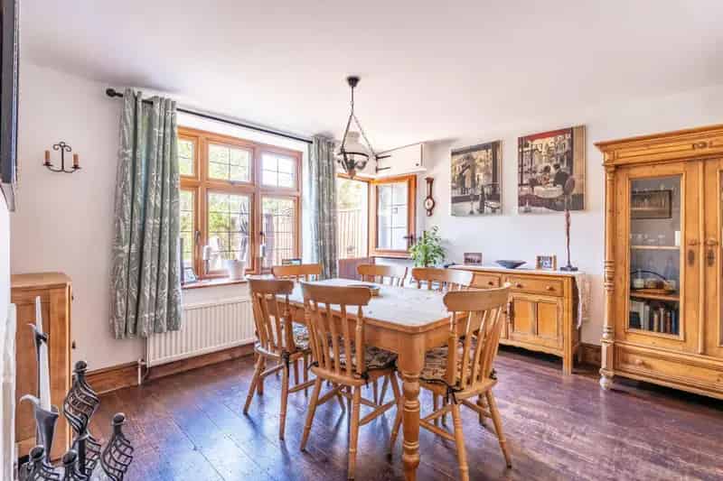 3 Bedroom Cottage for Sale in Mangotsfield