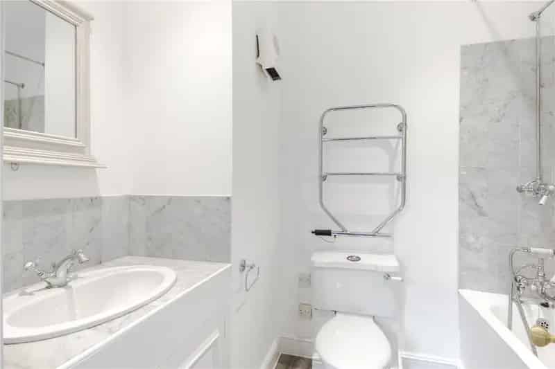 2 Bedroom Maisonette London - Refurbished with Roof Terrace