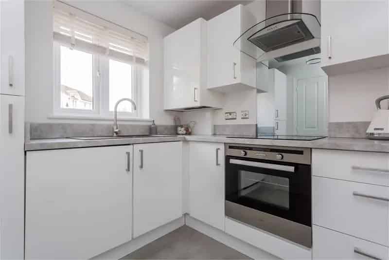 2 Bed Terraced House with Home Office and Landscaped Garden