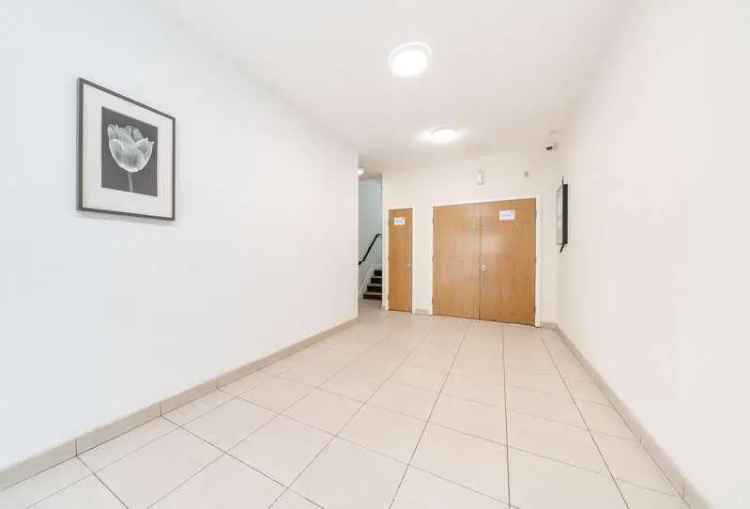 3 bed flat for sale