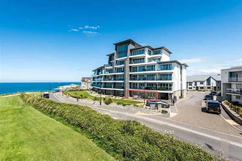 3 Bedroom Coastal Apartment for Sale in Lusty Glaze Newquay