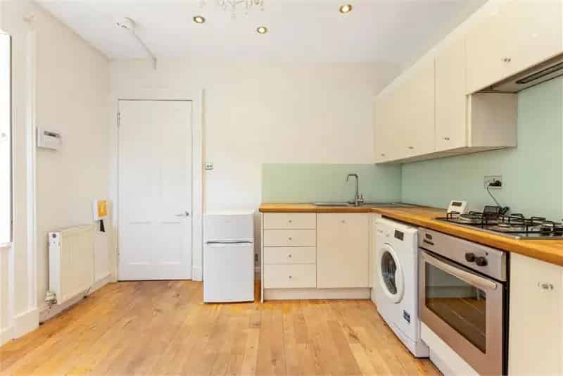 1 Bed Cottage Near Waverley Park Edinburgh