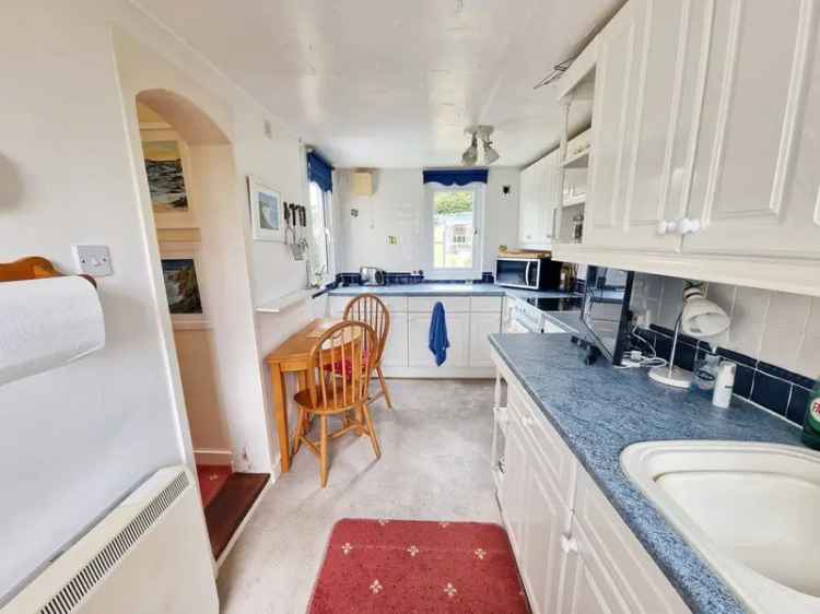 2 Bedroom Bungalow for Sale in Mawnan Smith