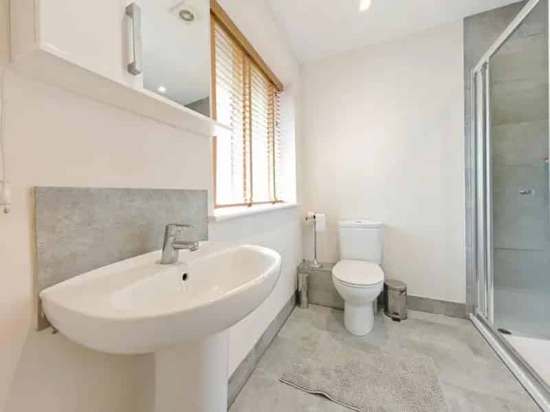 4 Bed Detached House for Sale in Wokingham