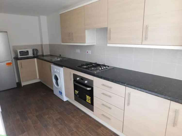 4 bedroom terraced house to rent