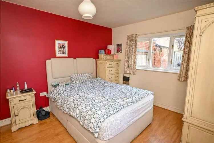 2 Bed Flat for Sale - Leasehold