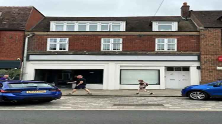 Ground Floor Lock Up Shop with Ancillary Areas and WC