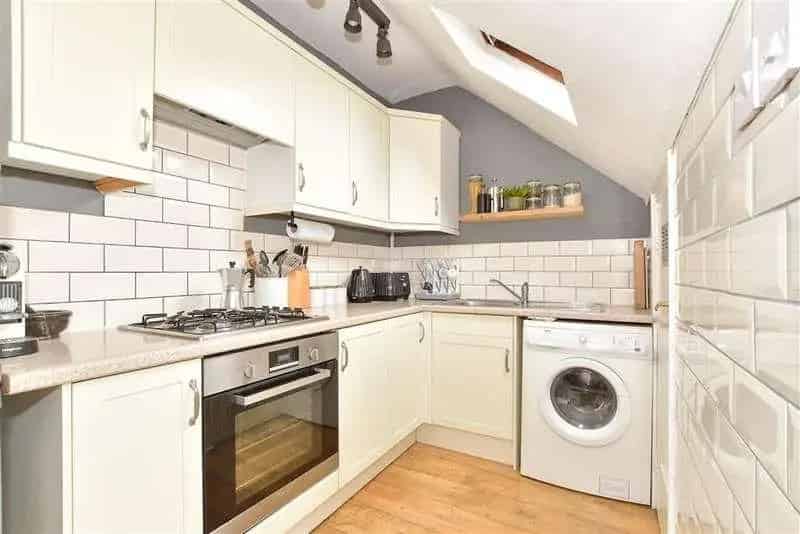 2 Bed Flat for Sale Reigate