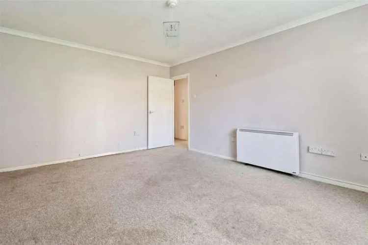 2 Bed Flat for Sale Worthing - Modernisation Needed
