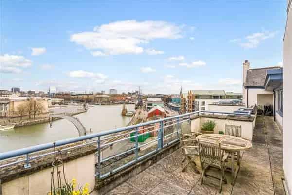 Charming Harbour View Duplex Apartment Bristol