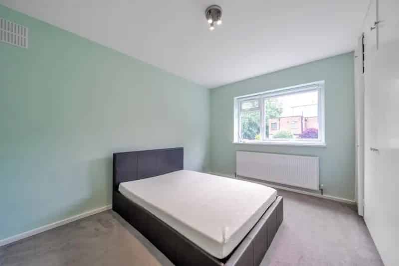Ground Floor Apartment near Willesden Lane - Chain Free