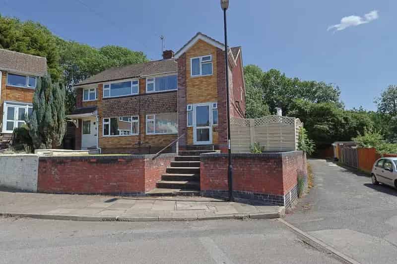 2 bedroom semi-detached house for sale