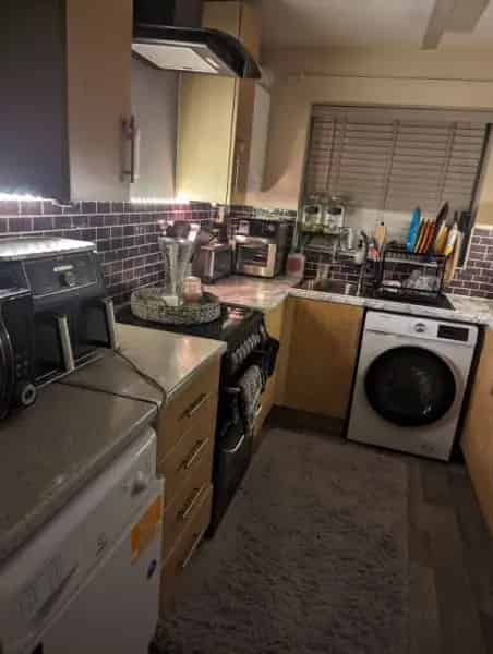 2 Bed House 3 Rooms Private Parking Garden