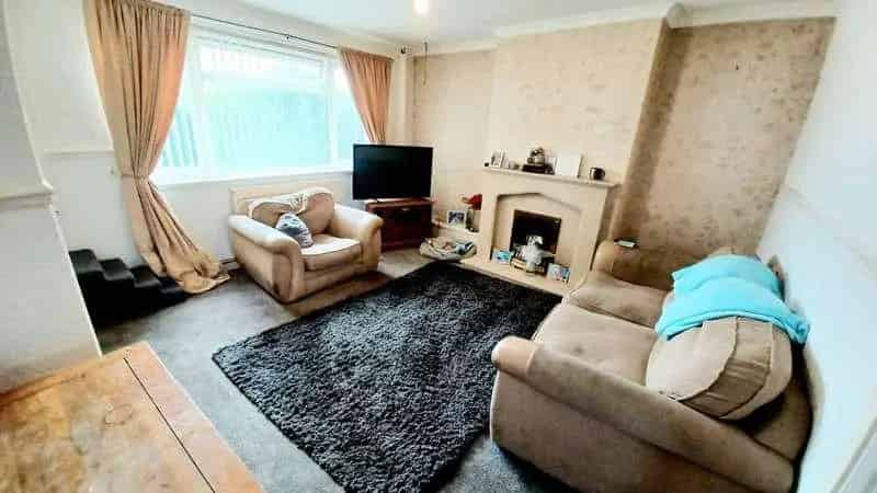 2 Bed House For Sale Ideal Investment Tenant in Situ 500pcm
