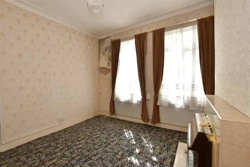2 Bed Flat for Sale - Renovation Project