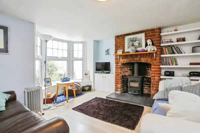 Saxmundham Mid-Terraced House Family Home Commuters