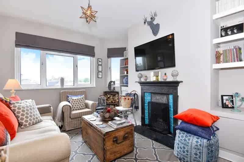 Stylish Two Bedroom Flat To Rent