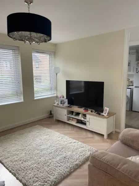 1 Bedroom Maisonette with Garden - Newly Refurbished