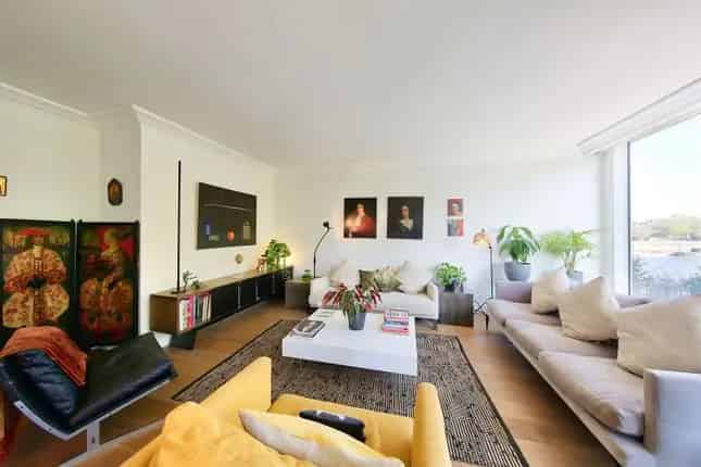 Flat for sale in Albert Bridge Road SW11