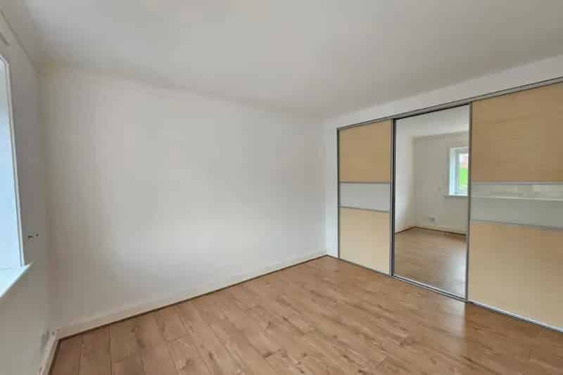 Two Bedroom Apartment Romsey Zero Deposit Available