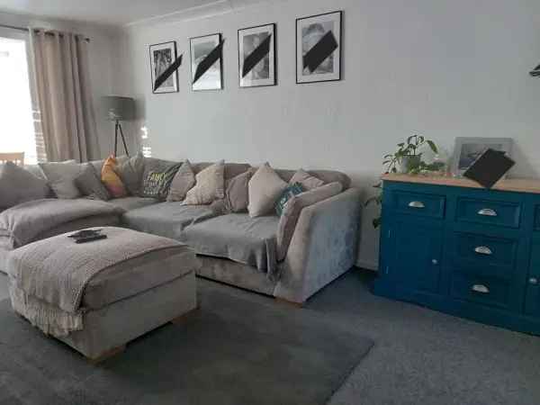 Flat For Rent in Bradford, England