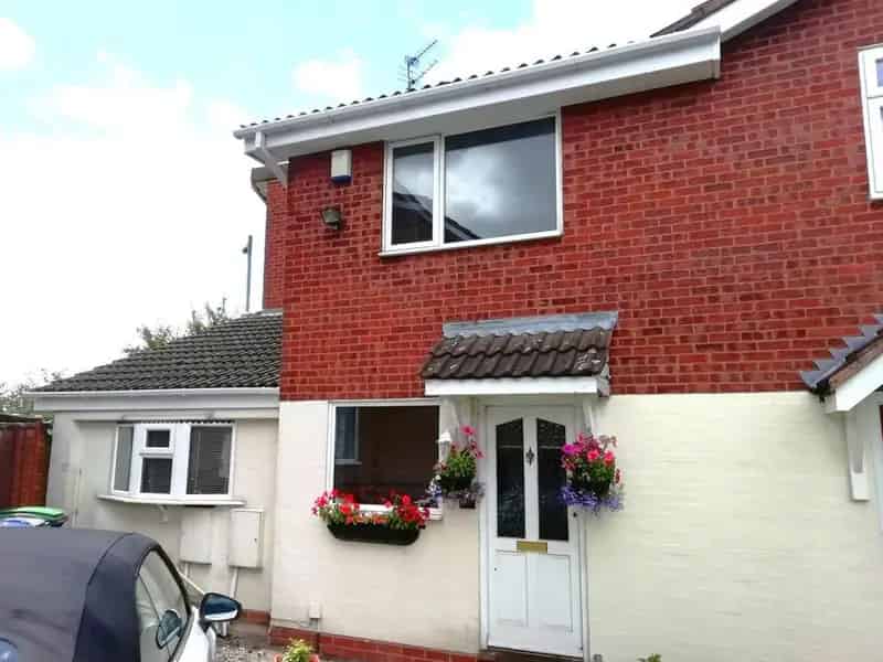 3 Bedroom Semi-Detached House for Sale in Oldbury Birmingham