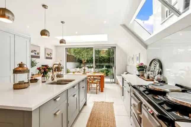 Terraced House for Sale in London SW6