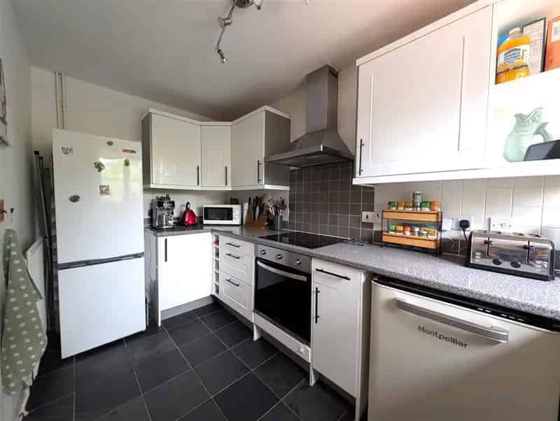 Two Bedroom Cluster House with Private Garden Pets Considered